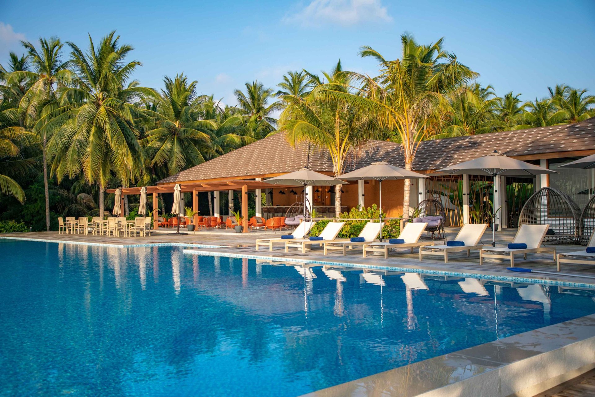 The main pool beside Riya Café
