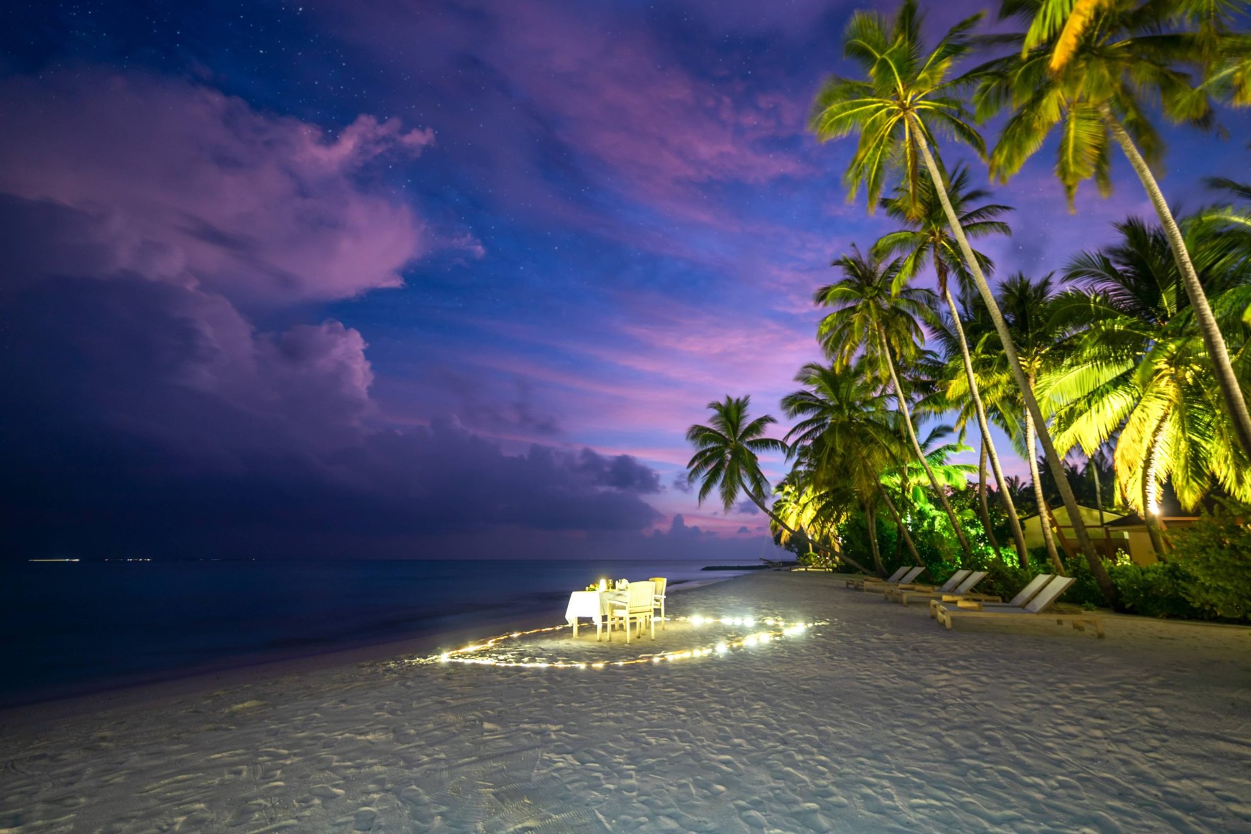 Dinner under the stars at Fiyavalhu Maldives