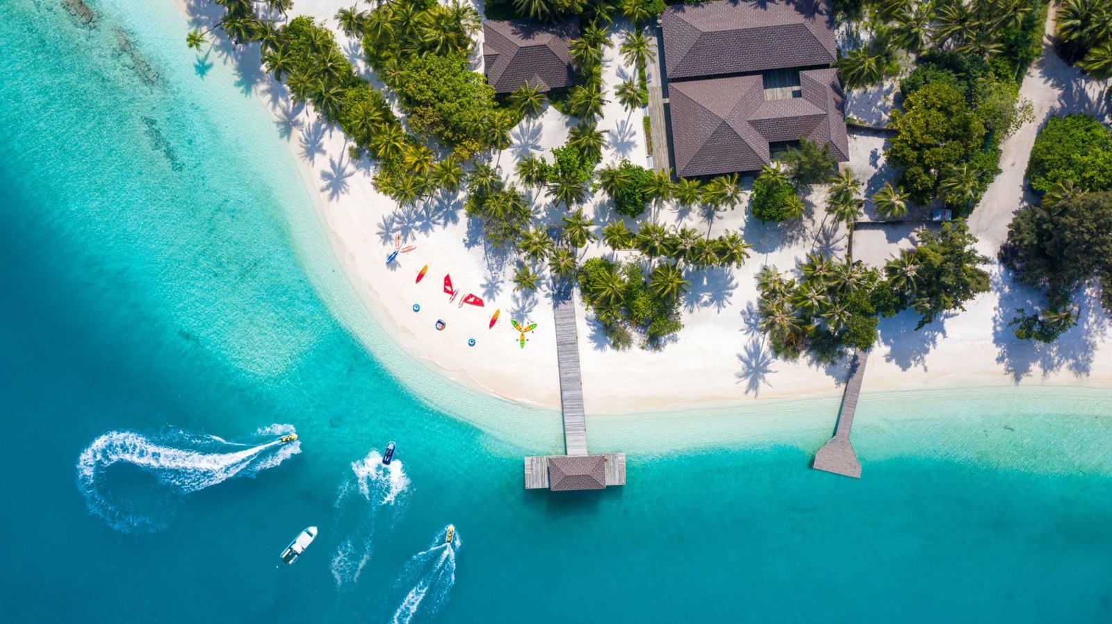 The clear tropical waters of South Ari Atoll